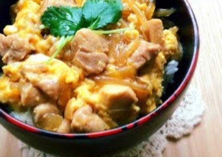 Recipe of Favorite Oyakodon (Chicken and Egg Rice Bowl)