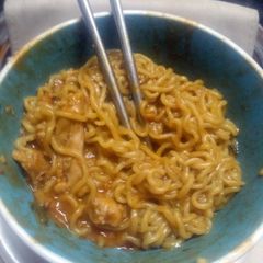 A picture of easy chicken pad thai.