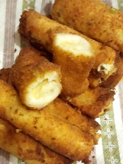 A picture of Bread Cheese Roll by Nancy.