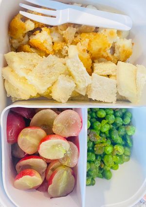 A picture of Toddler lunch idea Fish, fruit and veg.