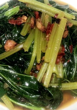 A picture of Sweet potato leaves with chilli shrimp.
