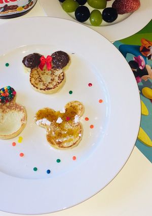 A picture of Mickey Mouse crumpets.