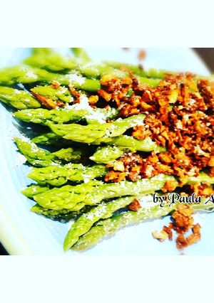 Foto resep Asparagus Rebus Tabur Bawang Putih Tumis dan Keju Parmesan