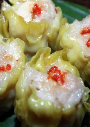 A picture of Siu Mai (Chinese Dumpling with Chicken and Shrimp).