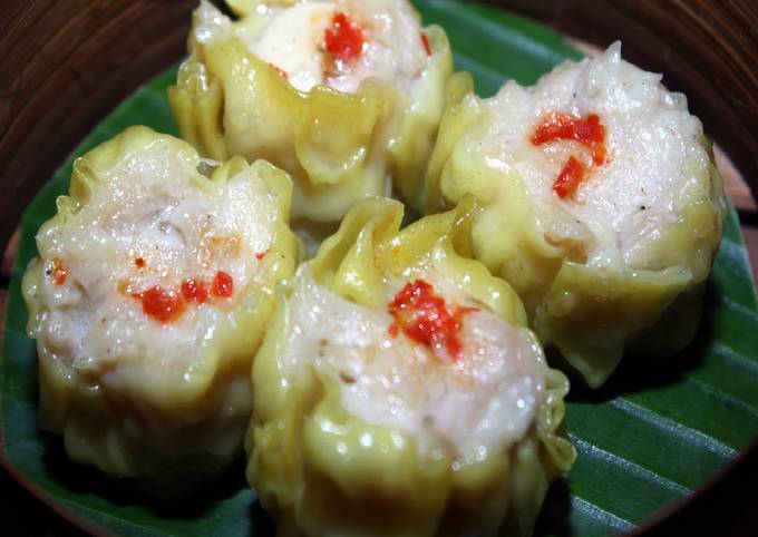 Siu Mai (Chinese Dumpling with Chicken and Shrimp)