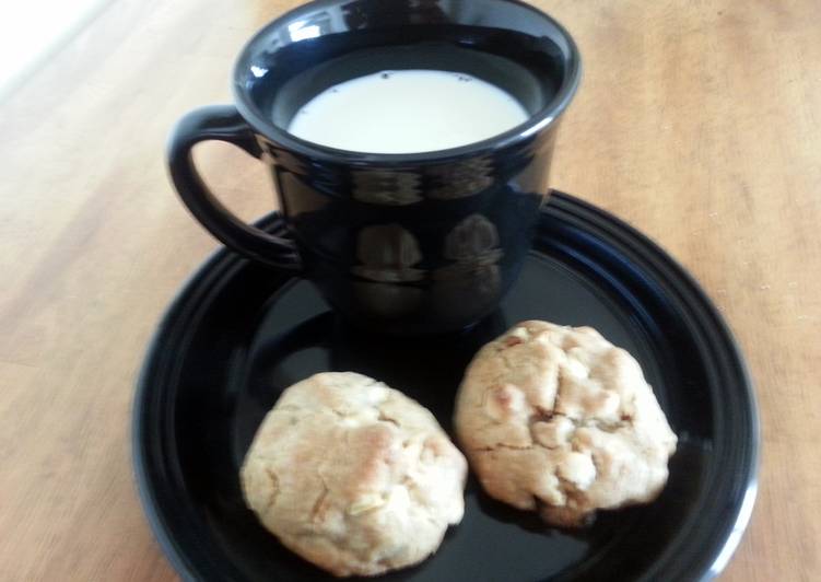 white chocolate and walnut snack cookies