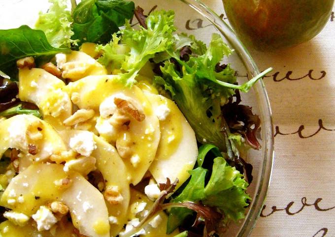 How to Make Super Quick Homemade Pear and Walnut Salad