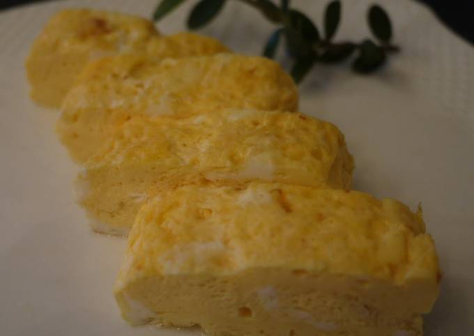 Japanese Style Omelet: Soft Dashimaki Tamago with a Hint of Sake