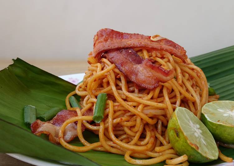 How to Prepare Ultimate Spicy Noodle / Sambal Mee Goreng