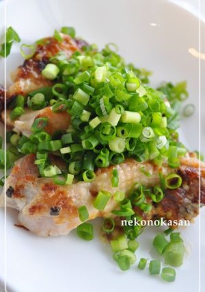 A picture of Chicken Thigh Pickled Plum, Mayo, & Garlic Stir-fry.