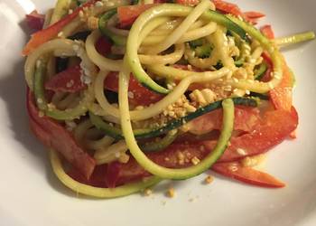 How to Make Yummy Zucchini Noodles With Sesame Peanut Sauce