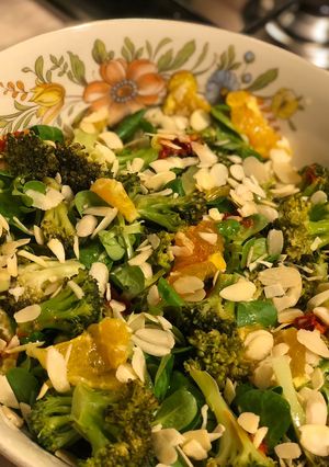 Foto di Insalata di broccoli e valeriana