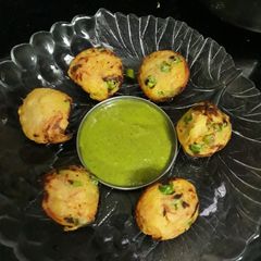 A picture of Moong dal appam.
