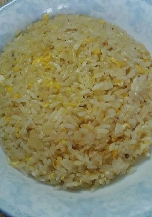 Hình của món Cơm rang pa tê, trứng.