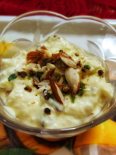 केसर इलायची श्रीखंड (Kesar elaichi shrikhand recipe in hindi) रेसिपी मुख्य फोटो