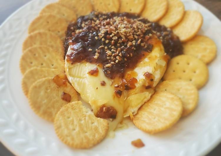 Simple Way to Make Super Quick Homemade Brad&#39;s baked brie w/ caramelized onion chutney