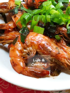 【家常菜】香蒜胡椒蝦 的食譜成品照片