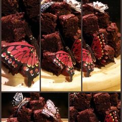 A picture of AMIEs Chocolate Brownies with Pistacchi.