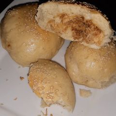 A picture of Chicken bun 🍗🍗.