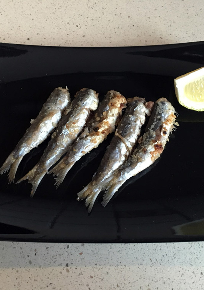 Una foto de Sardinitas fritas