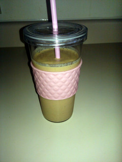 A picture of Fruit Smoothie with Yogurt & Spinach.
