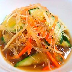 A picture of Chinese-Flavored Ginger and Cellophane Noodles.