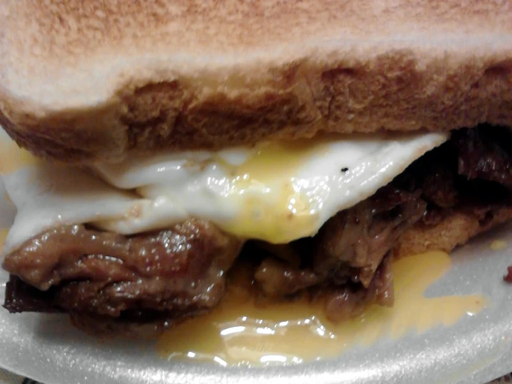 Easy Way Make Eggs over Pot Roast on Toast the Perfect You can take Joss in your mouth