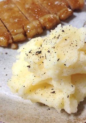 A picture of No Heavy Cream Needed Easy Mashed Potatoes.