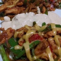 A picture of Stir fry chicken fajita.