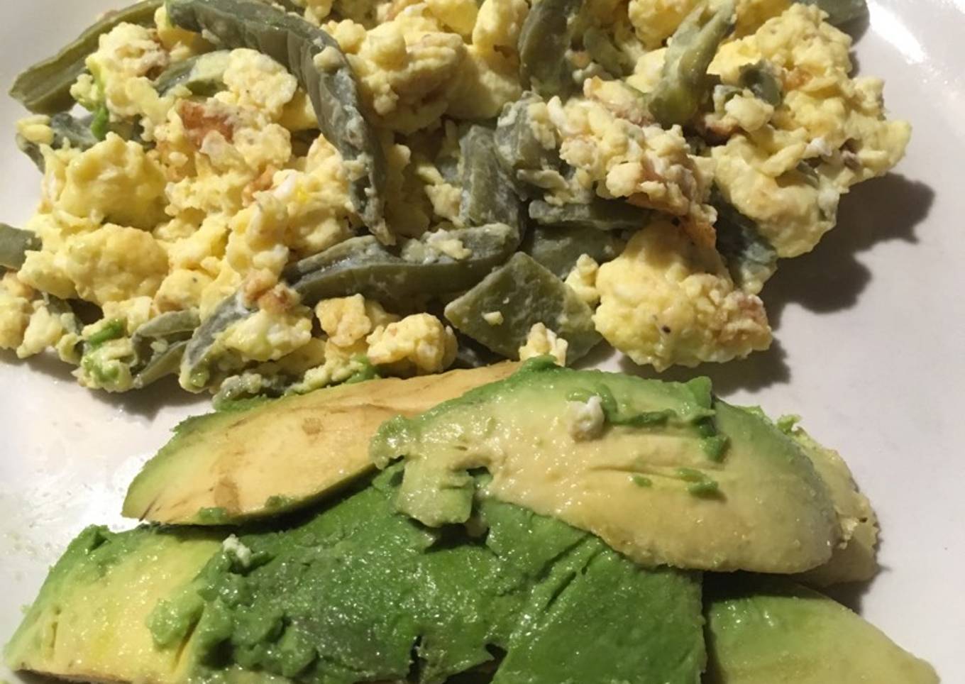 Nopales con huevo