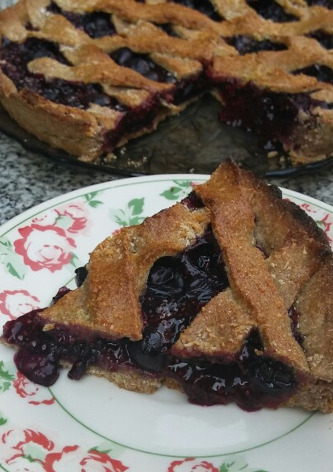 Una foto de Pastafrola integral de arándanos
