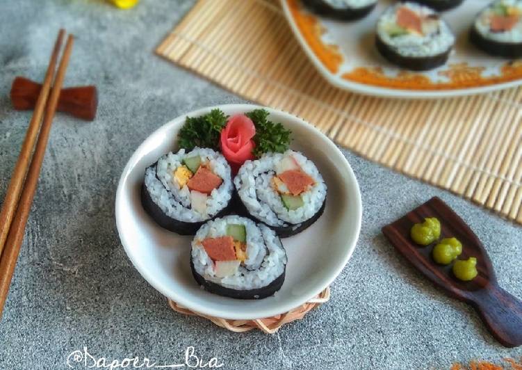 Sushi Roll (巻き寿司)