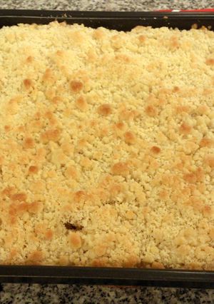 A picture of Apple Crumble.