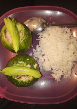 Una foto de Calabacitas rellenas de atún