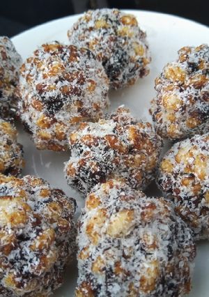 A picture of Date rice Krispies (no bake).