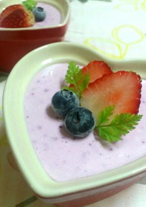 A picture of Strawberry and Blueberry No-Bake Cheesecake Mousse.