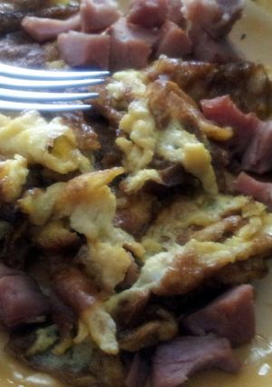 A picture of Pulleys sweet ham and eggs.