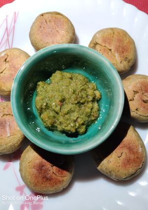 A picture of Baked Bathua Aloo Kachori.