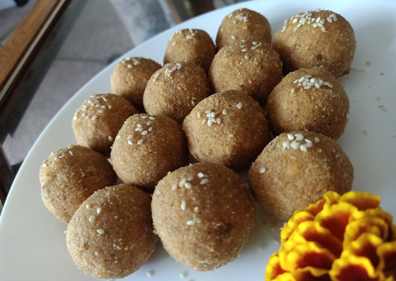 Urad Dal laddu