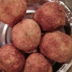 A picture of Paneer cheese balls.