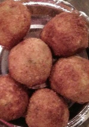 A picture of Paneer cheese balls.
