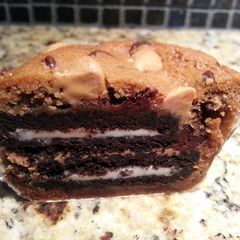 A picture of Oreo Stuffed Cookie Cupcakes.