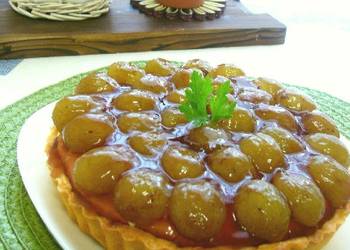 Easiest Way to Make Appetizing Grape Tart with Red Wine Jelly