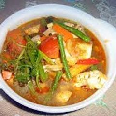 steamed pomfret tomyam A picture of steamed pomfret tomyam.