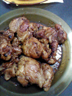 A picture of chicken fillet with oyster sauce.