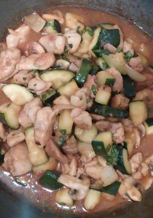 A picture of Chicken and mushrooms ,Zucchini Stir Fry With( Szechuan Stir-Fry Sauce).
