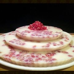 A picture of AMIEs Lychee JELLY with Pomegranate.
