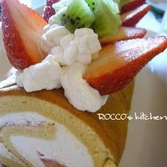 A picture of Decorated Fruit Roll Cake.