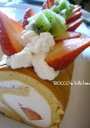 A picture of Decorated Fruit Roll Cake.