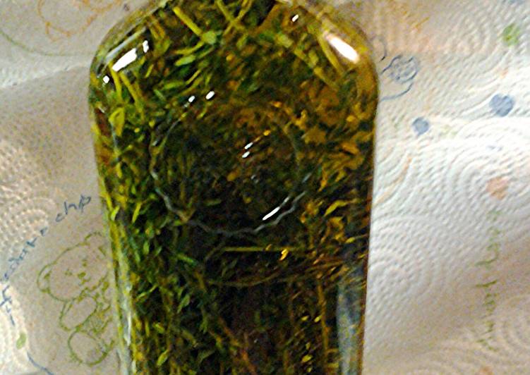Step-by-Step Guide to Make Homemade Thyme in a bottle